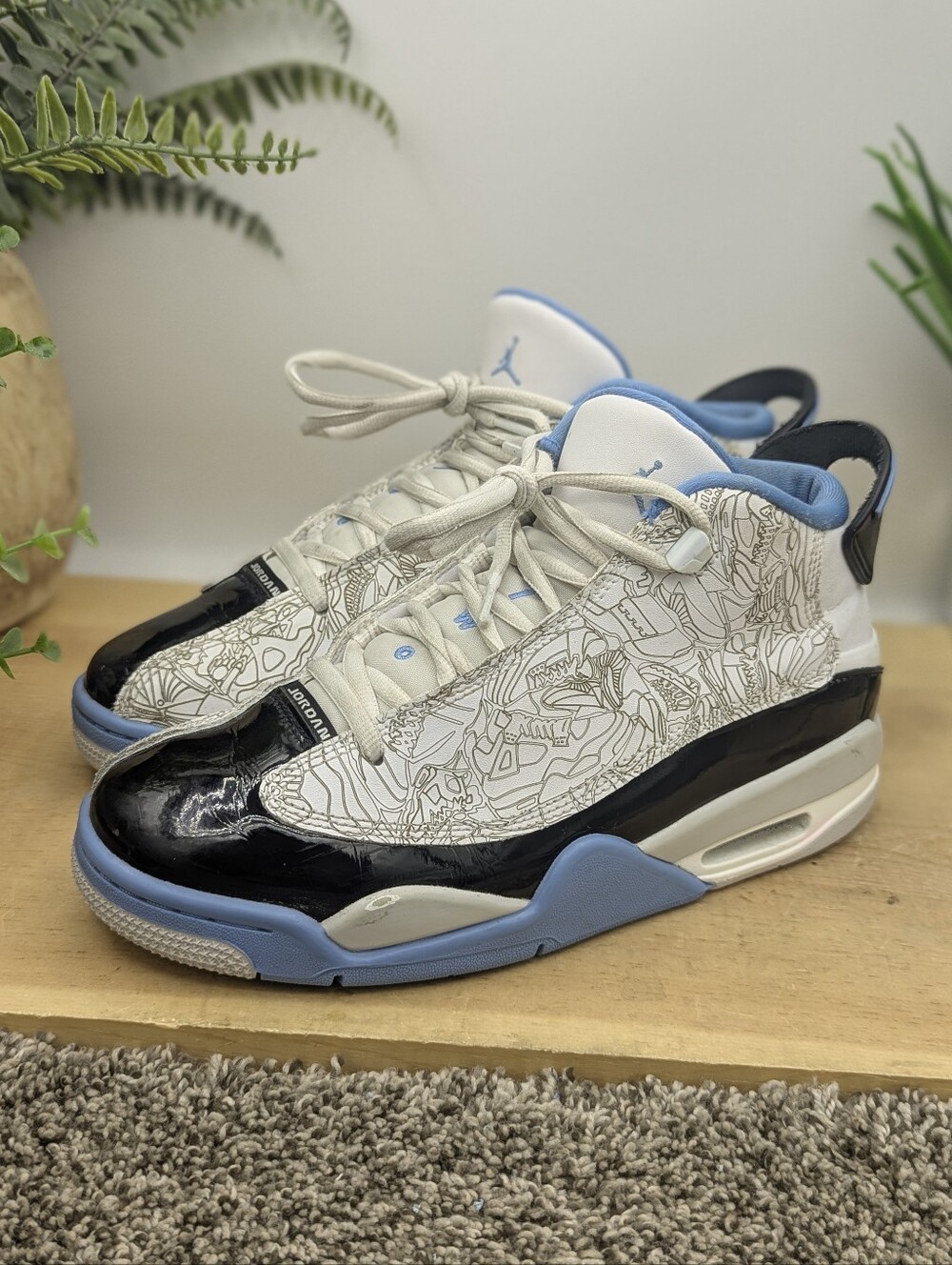 Jordan Dub Zero Youth Size 5.5 Mid Sports Shoes Women's Size 7 Casual Stylish